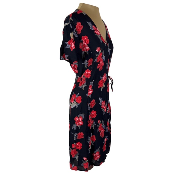 Miss Selfridge Black Floral Wrap Dress - Picture 5 of 8